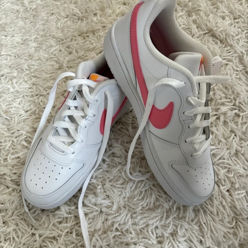 Nike Court Borough Low 2 Sneakers